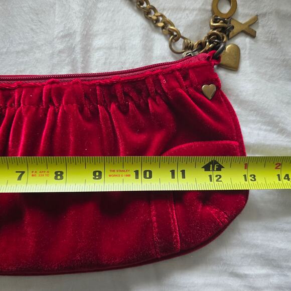 Vintage XOXO Y2K Burgundy Red Velvet Gold Chain Purse with Charms Shoulder Bag - Picture 9 of 10
